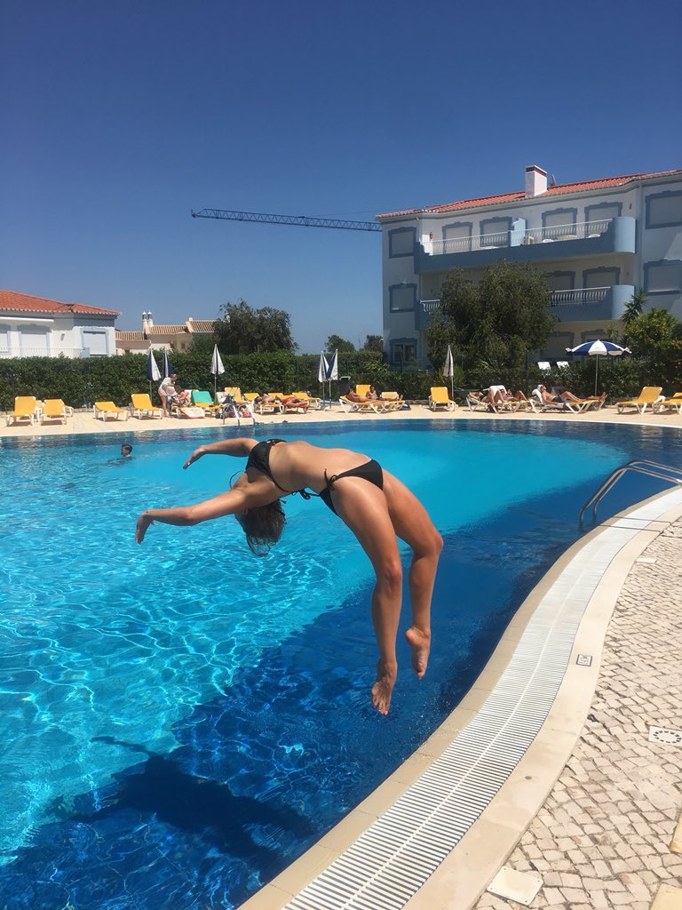 Stephy1985's tweet photo. Loving life in Portugal 🇵🇹 turns out the body is still capable of bending. The 👵🏻 can still backflip on command 😂😀 #sun #backflip #holiday #stillkindofgotit https://t.co/sIfTFBnABj