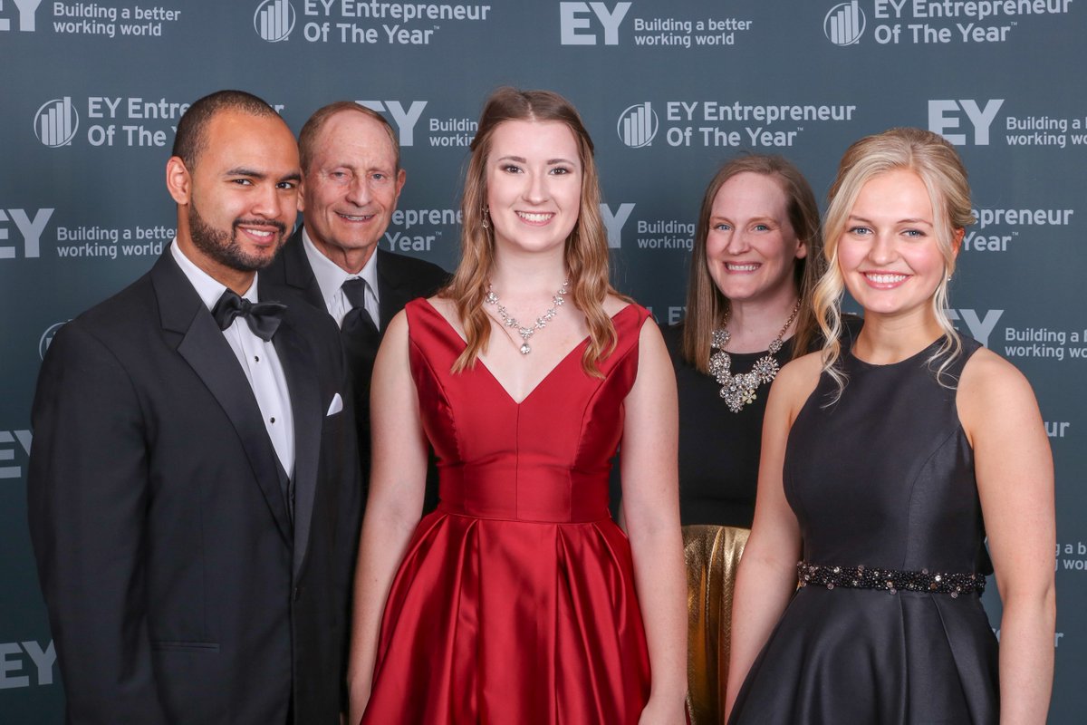 BestPrepMN's tweet photo. We had the pleasure of attending last week's @EY_EOY Heartland gala to honor one of our #bestprepmbv students who was selected to receive the youth scholarship. Congratulations to Grace! https://t.co/KgGjodBH4n