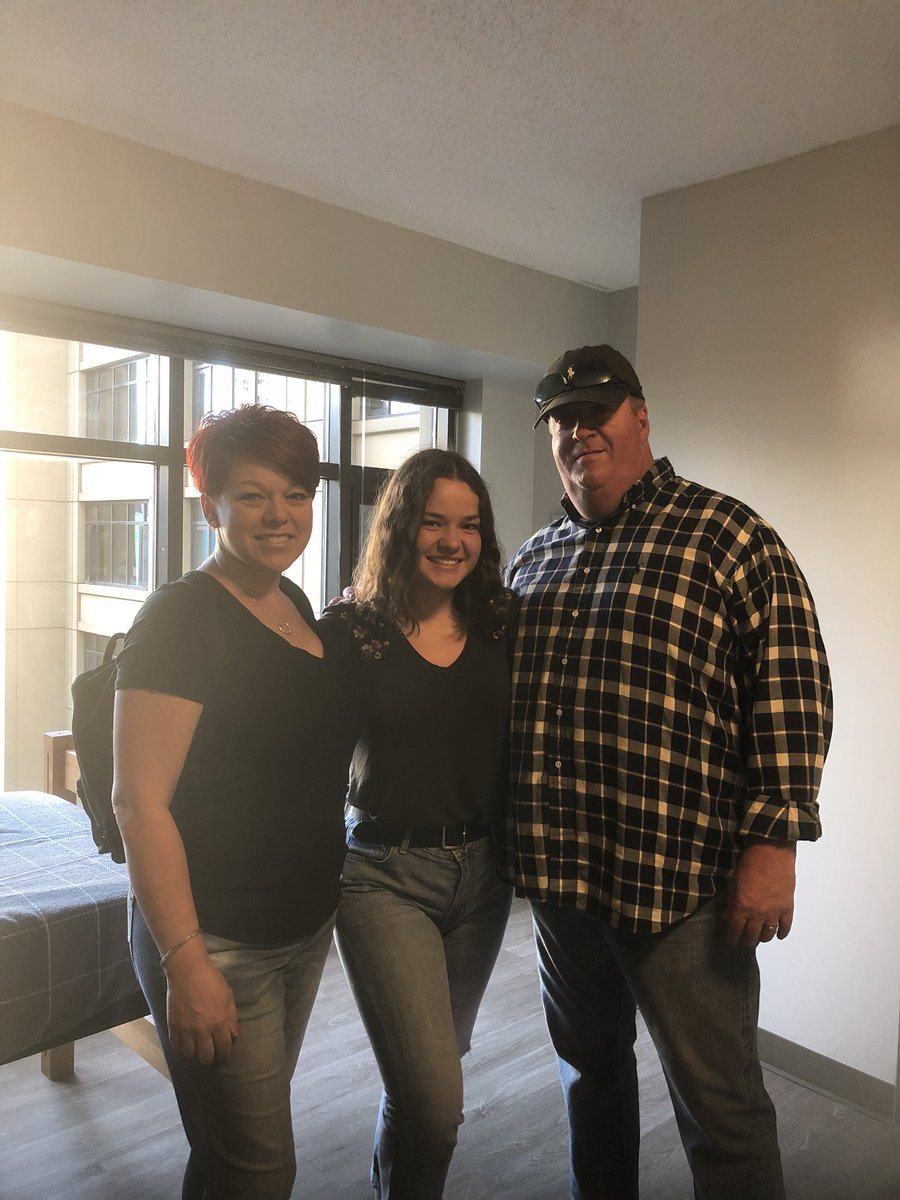 ejappleyard's tweet photo. So excited for the intense week @maddyapp will have with @BwayBreakThru #CollegeBreakThru #performingarts https://t.co/cWmL23NiMY