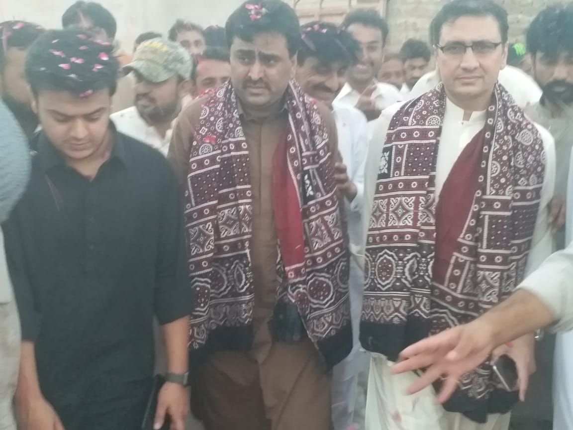 MazharAKaleri's tweet photo. Hyderabad #PPP Candidate for PS-62 Mr @jamkhanshoro & #PPP Candidate for NA-225 Mr Tariq Shah Jamote attended a corner meeting at Uc #Hatri Village darya baig Mughal .
#PS62MeinTeerChalega
#NA225MeinTeerChalega https://t.co/xCFWkvRhhG