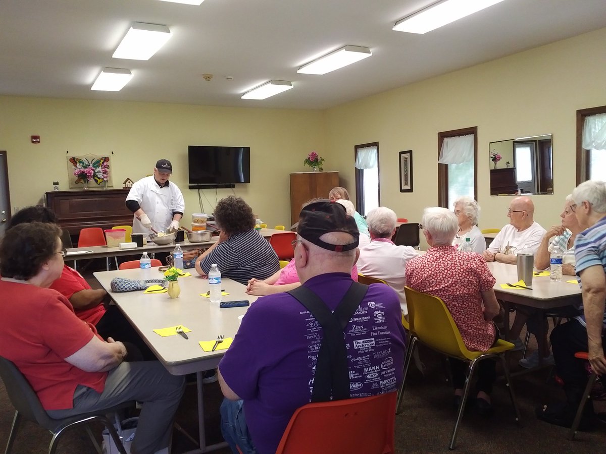 StElizabethHC's tweet photo. Cooking demonstration #chefshere #floraseniorcenter https://t.co/pTTyP8iXIh