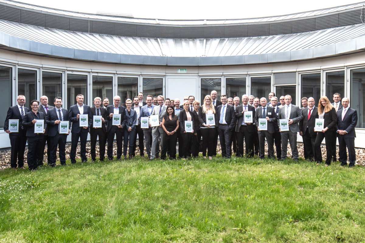 myfaircheck's tweet photo. Servicestarker Schadendienstleister: „In diesem Jahr haben wir das #Rating auch für #Schadendienstleister aus Österreich ermöglicht“,
so Dr. Claus Dethloff, @ServiceValue GmbH, und ergänzt „mit faircheck und #UBIMET konnten sich gleich zwei Kandidaten erfolgreich platzieren.“ https://t.co/CNlFC3uKjW