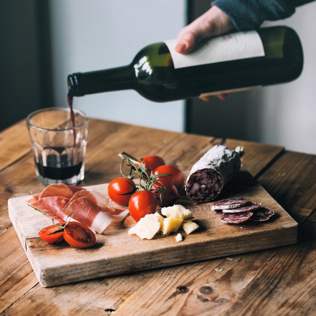 PraderaTapasN8's tweet photo. This Wednesday 27th of June we will be offering the best #Wines and #Food from the #Spanish region of #CastillayLeon 💃🏻🥂 

Just pop in and ask for our special menu #CastillayLeoninLondon2018 #CrouchEnd #HighStreet #Hornsey #N8 #London https://t.co/8qiHUsRg0G
