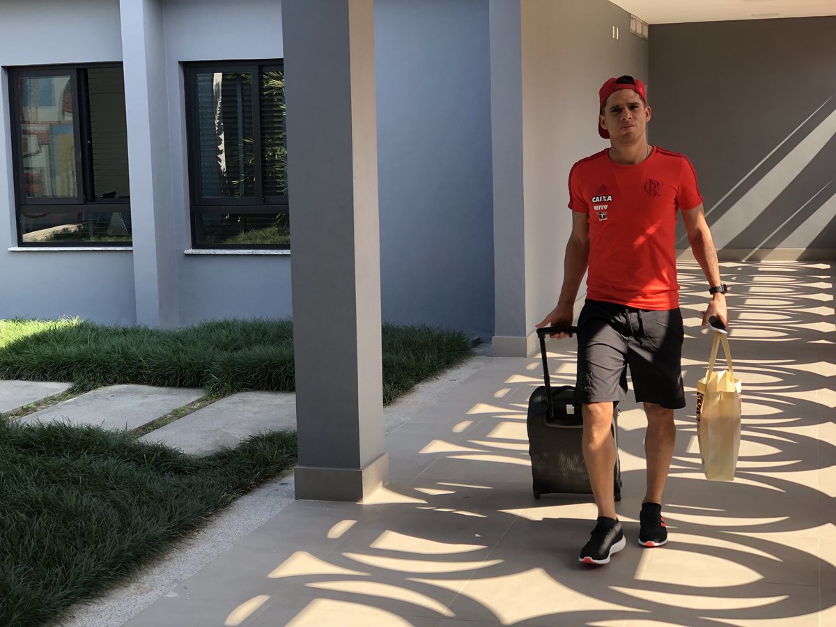 Jogadores do Fla chegam ao Ninho do Urubu para retomada dos trabalhos; veja fotos Jogadores do Fla chegam ao Ninho do Urubu para retomada dos trabalhos; veja fotos