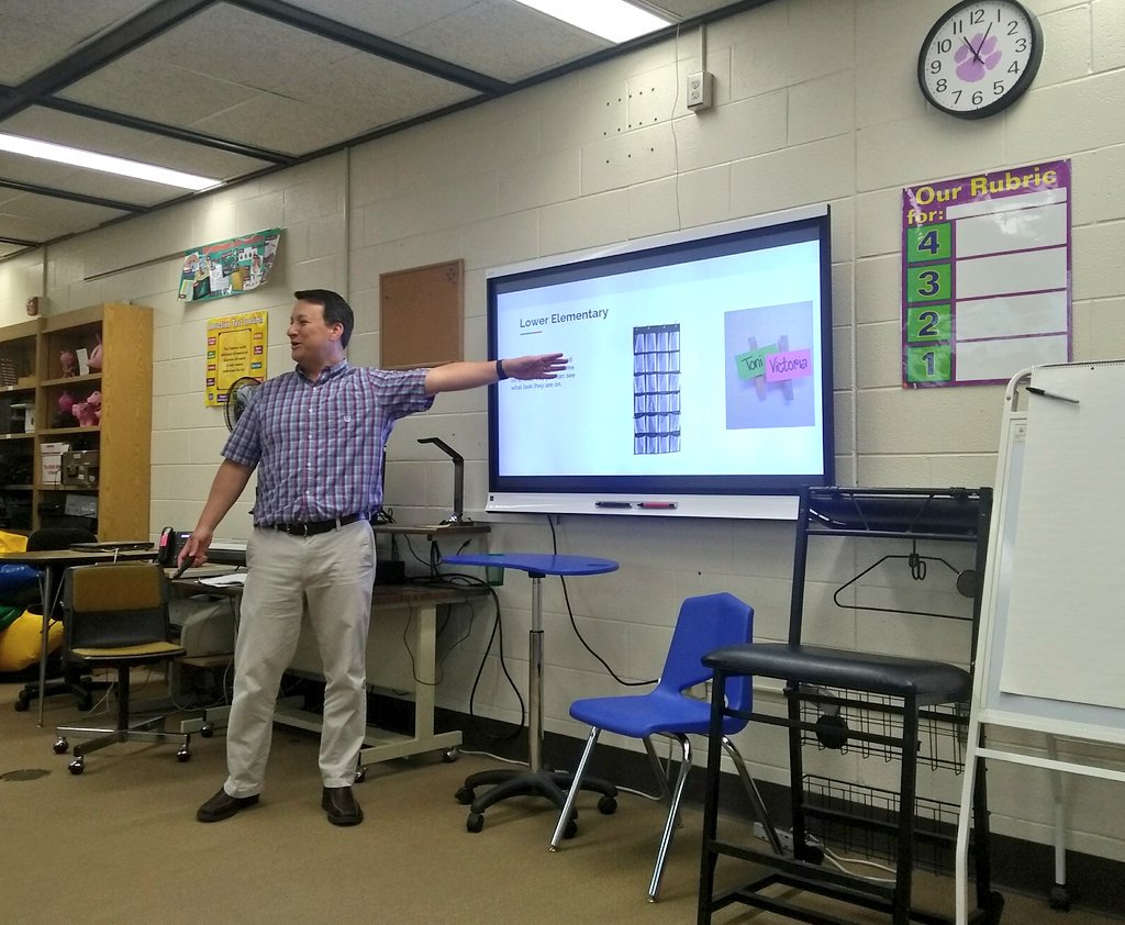 park_ave_stem's tweet photo. Student scheduling mini-lesson with @jamesthomasyap #wvsca #parkavepride https://t.co/HQNhGmTPuU