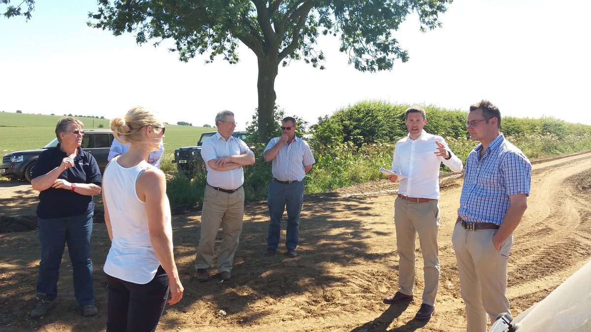 NFUHollandLincs's tweet photo. With the #NFU East Mids Hort &amp; Potatoes Board today at Alex Godfrey's @Potatoes_North SPot Farm. 👍🌞 https://t.co/qWoyyTWsa3