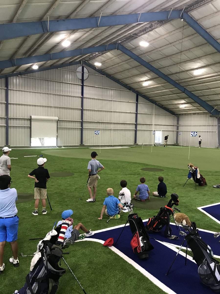 BlueTornadoGolf's tweet image. 1st McCallie Golf Camp of the season! Short game practice at the Indoor Golf Facility. #ShortGameMagic @McCallieSummer @McCallieSports