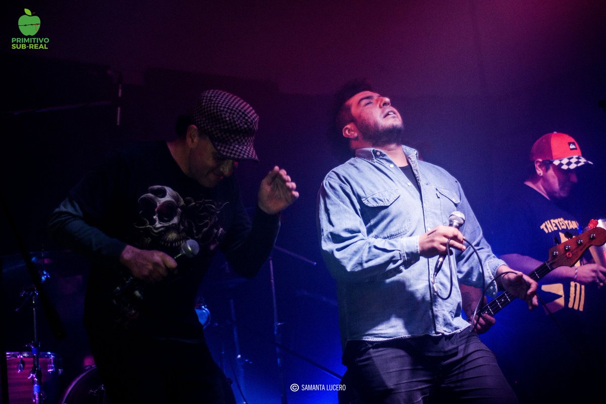 Comida_deGusano's tweet photo. #Thetestables animó a los presentes a saltar y a bailar en contra del sistema, cuando ya se respiraba la presencia de @LMF_oficial
📷 @samanta333
Galeria Completa https://t.co/9aywBPHamk …
🍏#PrimitivoSubReal Voz y Cultura https://t.co/dqAOmrnthT