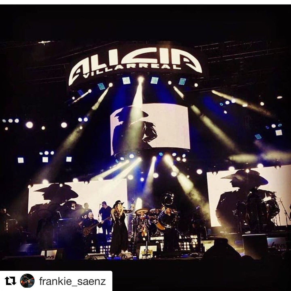 We’re so pleased that our strings get used by great players like Frank. #WEshapetone #Repost @FrankieSaenz with @get_repost
・・・
#aliciavillarreal #job #apexstrings #musically #mx @LaVillarrealMx