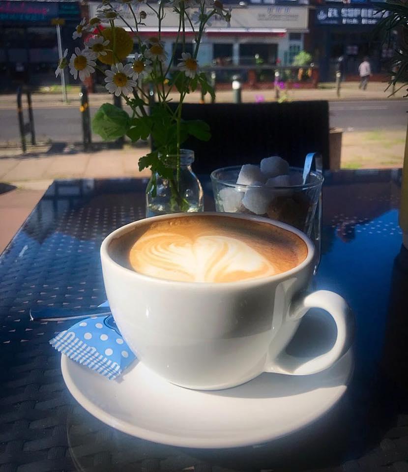 As the heatwave continues, why not join us for an alfesco coffee break! ☕️ #heatwave #coffeetime #alfresco #beckenham
