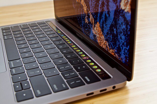 HardSoft_'s tweet photo. Apple confirm that nine models of MacBooks and MacBook Pros have sticky keyboards! Owners can have them fixed for free - or receive refunds for out of warranty repairs they've already had completed https://t.co/jvzsoATGsp #apple #applekeyboards #leasing #itleasing https://t.co/Dqg6p56oiA