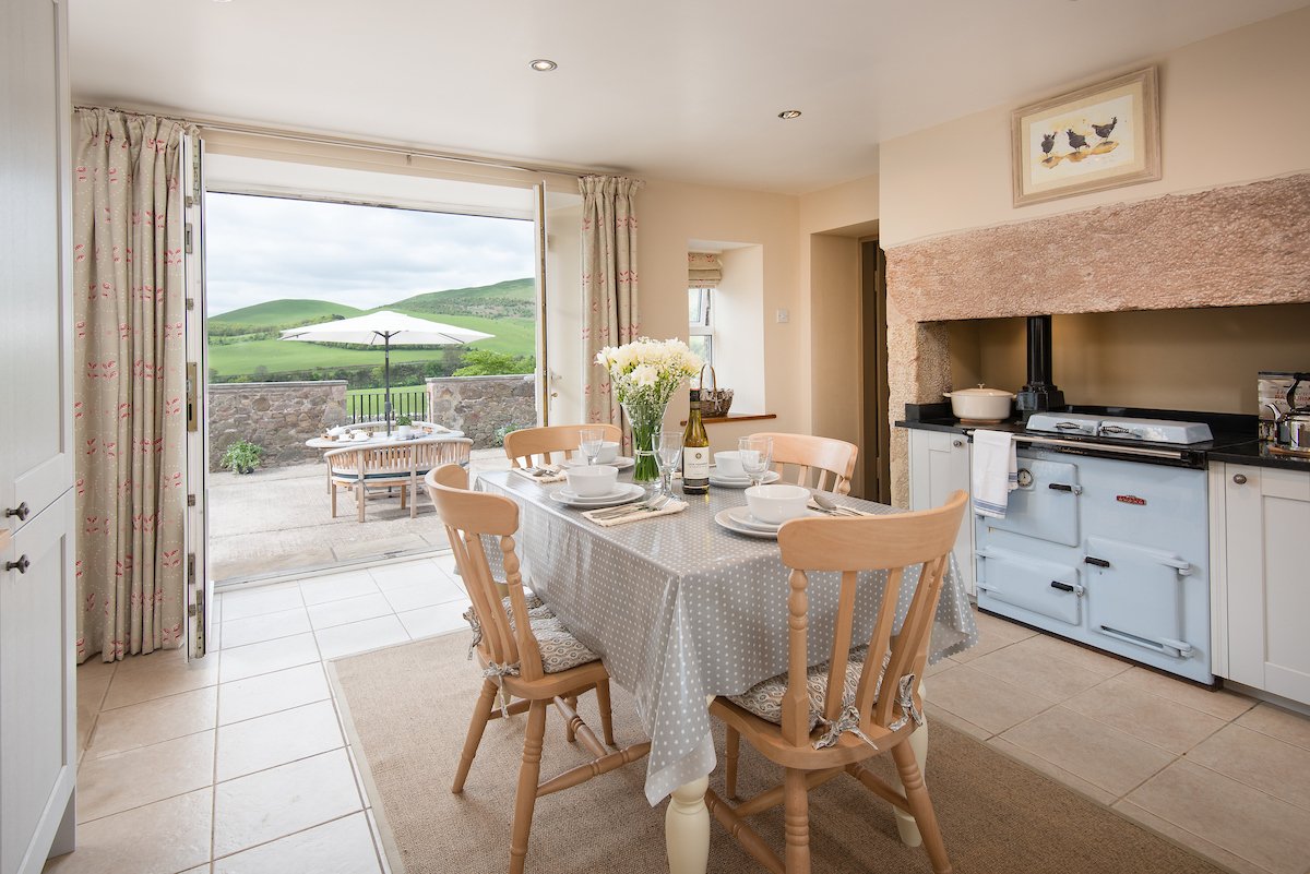 Crookhouse11's tweet photo. Our latest edition Dipper cottage is now open and all set to go...! A beautiful refurbishment has left Dipper with a modern yet country feel, perfect for those wanting a peaceful luxury escape in the hills. Take a look at the webesite for more info https://t.co/s3p6NN5xk0 https://t.co/wa7QYauPgp