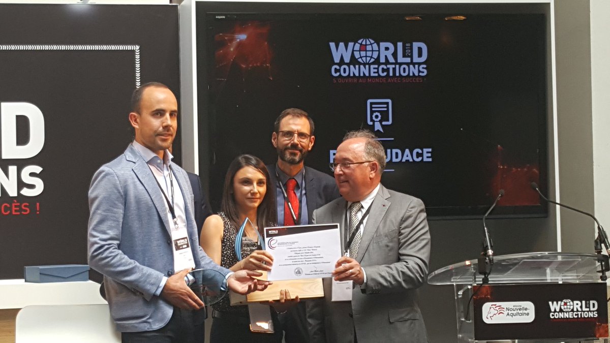 AnnececilePetit's tweet photo. #worldconnections #prixexport Audace avec Abel PME de Brive qui se developpe avec audace au moyen orient sa gamme d'eclairage publivc hybride @NvelleAquitaine @CCINleAquitaine @Les_CCE https://t.co/siMpeQ5Q8L