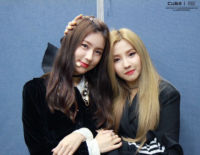 Idle_Thailand's tweet photo. [📸] Fan cafe update with #G_I_DLE  เบื้องหลังโปรโมทรายการเพลงสัปดาห์ที่สี่ -1- https://t.co/UH2DQufh1t