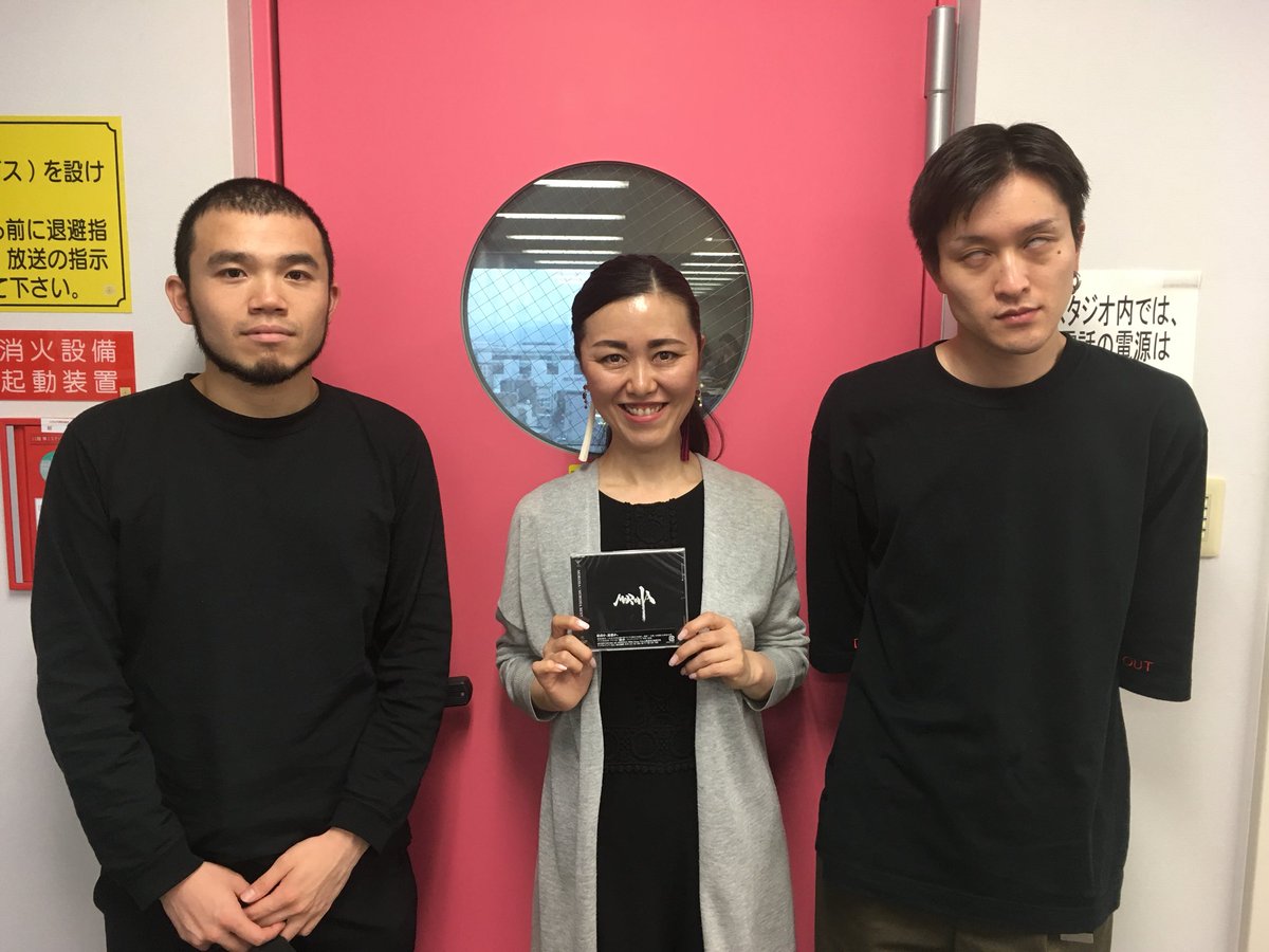 YAVAY_YAYVA's tweet photo. MOROHA岡山キャンペーン、無事終了いたしました。
レディオモモさん、テレビせとうちさん、FM岡山さんありがとうございました！オンエア詳細は改めてお知らせいたします。

岡山県玉野市・UNOICHI実行委員会の高校生の皆様から、可愛いエコボトルをいただきました！ https://t.co/QzT9Hd6Bft