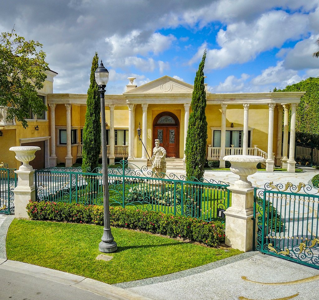 DremconCorp's tweet photo. We make your Dream home a reality
.
.
#professionalconstruction #businessdesign #homedesigns #businessowners #constructionmanagement #underconstruction #commercialconstruction #dremconconstruction #interiordesigns #miamiarchitecture #newconstruction #miamiconstruction https://t.co/99OEsZe2vP