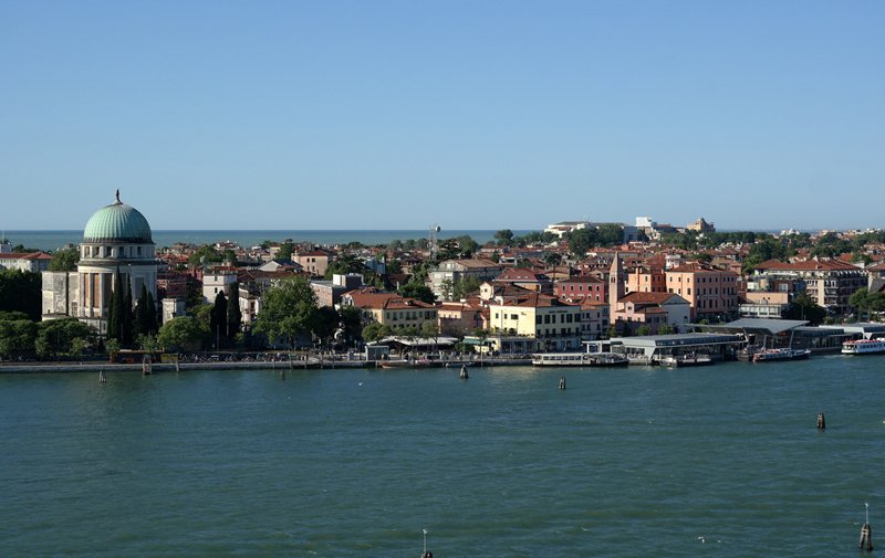 MyitalyCom's tweet photo. Credi di conoscere il Lido di #Venezia? Se pensi solo al #Festival del #Cinema e a #spiagge dorate potresti cambiare idea! Scopri il lato storico e naturale di quest'isola! https://t.co/FAVfOTNCka https://t.co/K2MPjVtSfj
