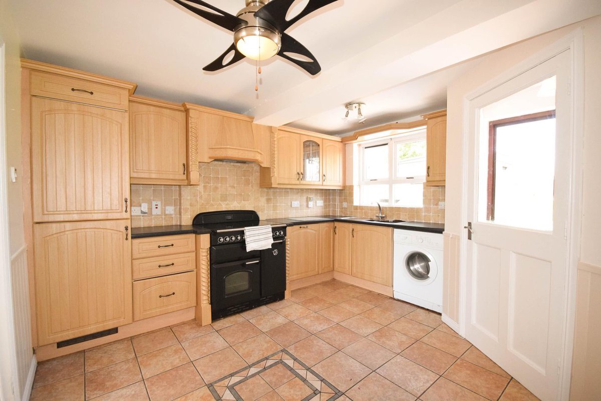 Onlineagentni's tweet photo. 3 Bed Semi Under £100k... https://t.co/OO1cuchFvp https://t.co/KOnz7mwBGr
