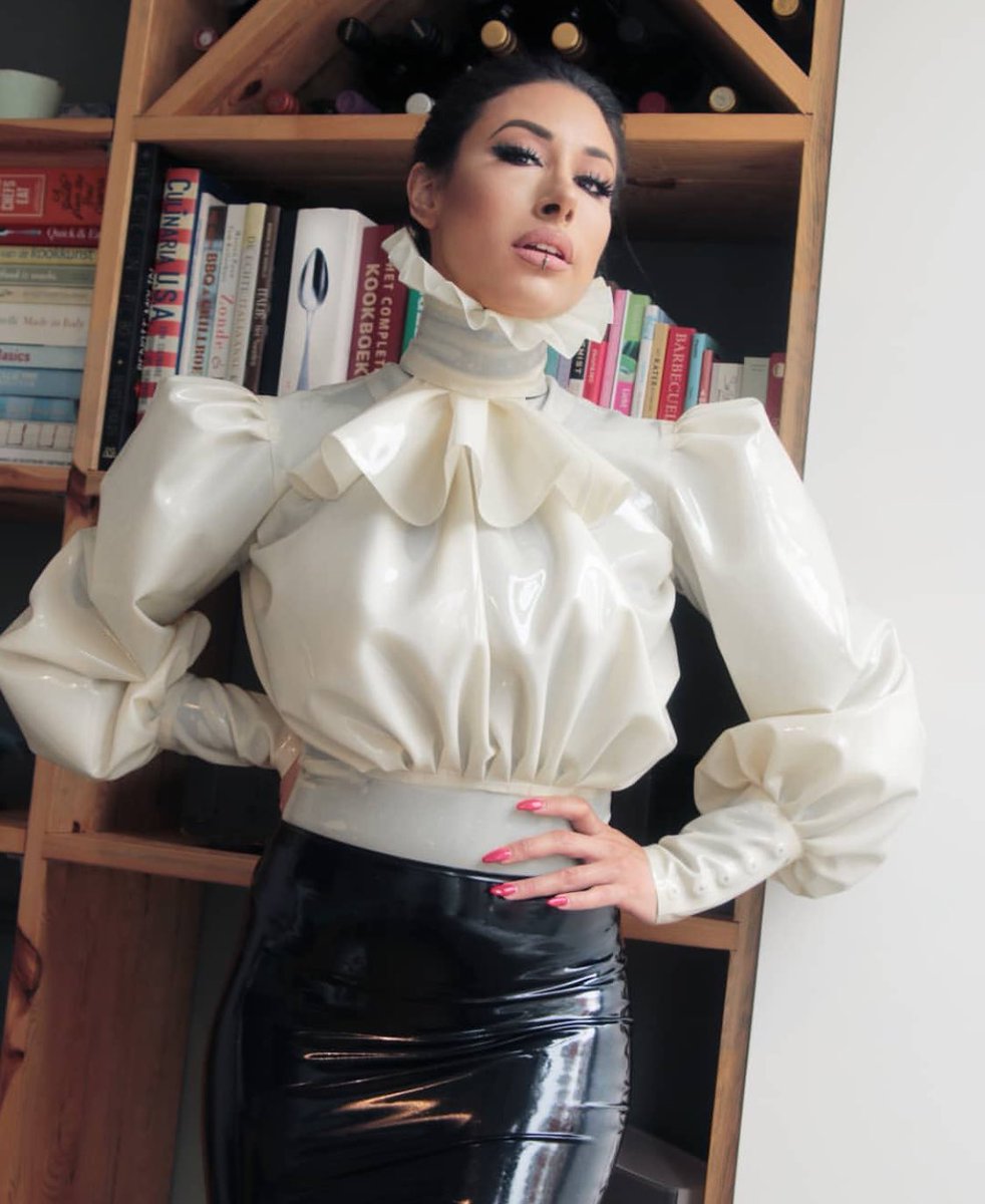 TheRubberdom's tweet photo. My absolutely Fabulous 🙌🙌European #Latex haute couture vacation ✈️ 🌍 starring ⭐️ @GoddessTangent #AZThunder 🌵 #Dominatrix and legendary #Amsterdam #Fetish shutterbug #SebastianCauchos
Want to see more:
👉🏻 https://t.co/V46UuZtnLV
👉🏻 https://t.co/XqxmgxfZx8 https://t.co/shcsu2tpRX