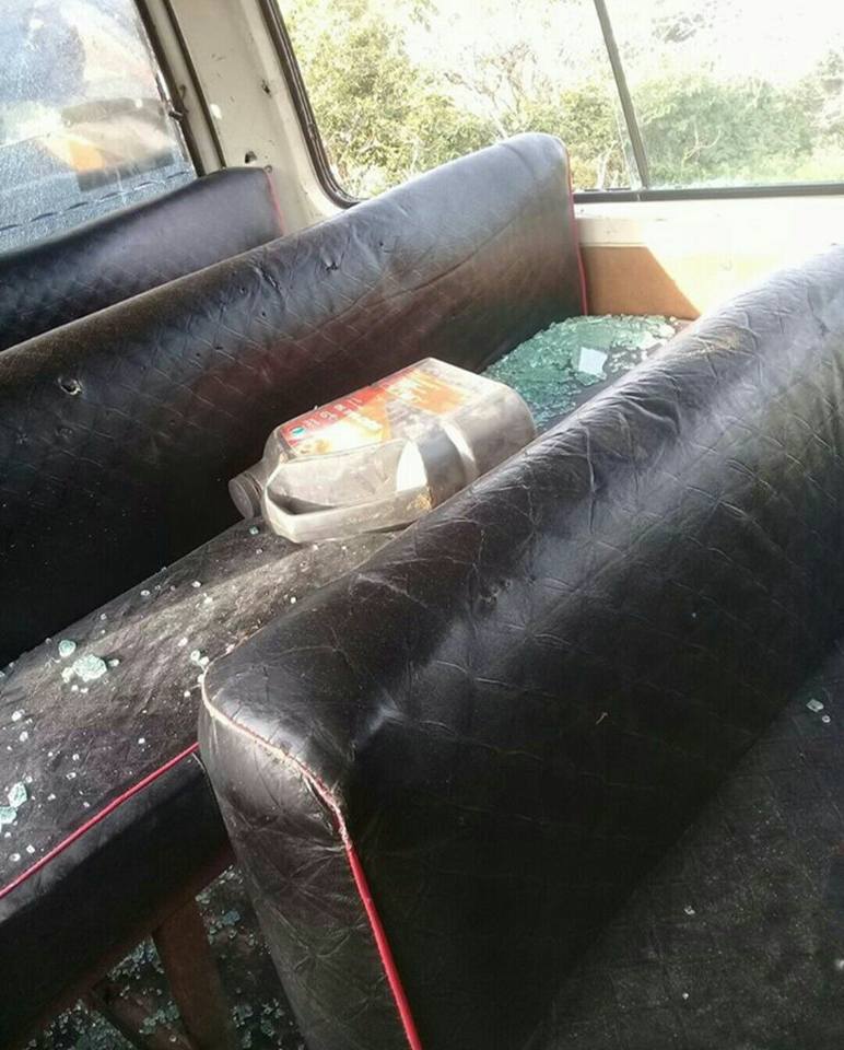 MohaBulbul's tweet photo. BREAKING:Five people confirmed dead  after unknown armed assailants opened fire on civilian minibus in #Warsheikh town. The murderers reportedly escaped from the crime site-Residents #Somalia https://t.co/VggMVuEvKn