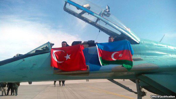 C79373330's tweet photo. #AZEARMEDFORCES100th
#yapnasimi
#SİLAHLIQÜVVƏLƏR100
#aduyapgb https://t.co/rkWgOHPVft