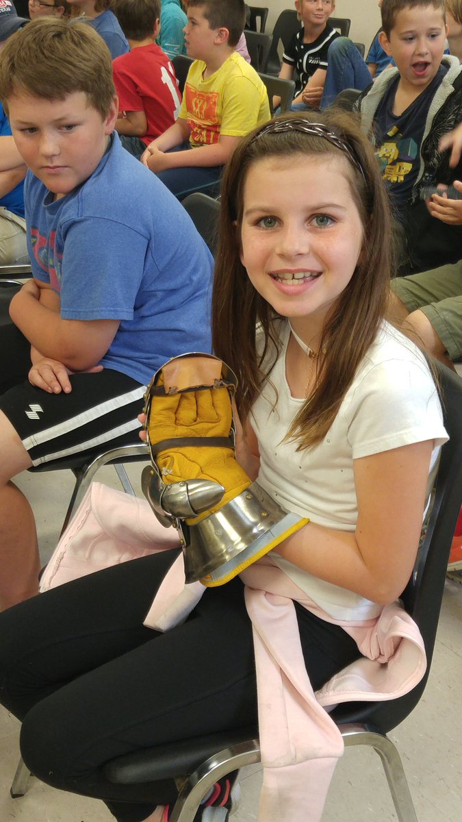 TracyAr5's tweet photo. Medieval Times Day https://t.co/fbkQxEdTCS