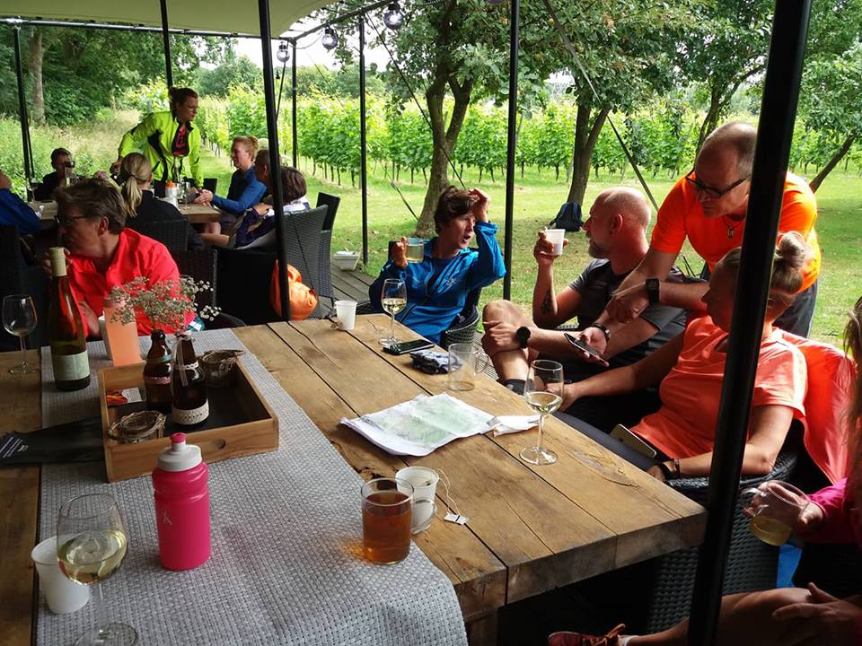 LZvdM. Laatste Zondag van de Maand duurloop. Start en finish bij Wijngaard Duetinghem.