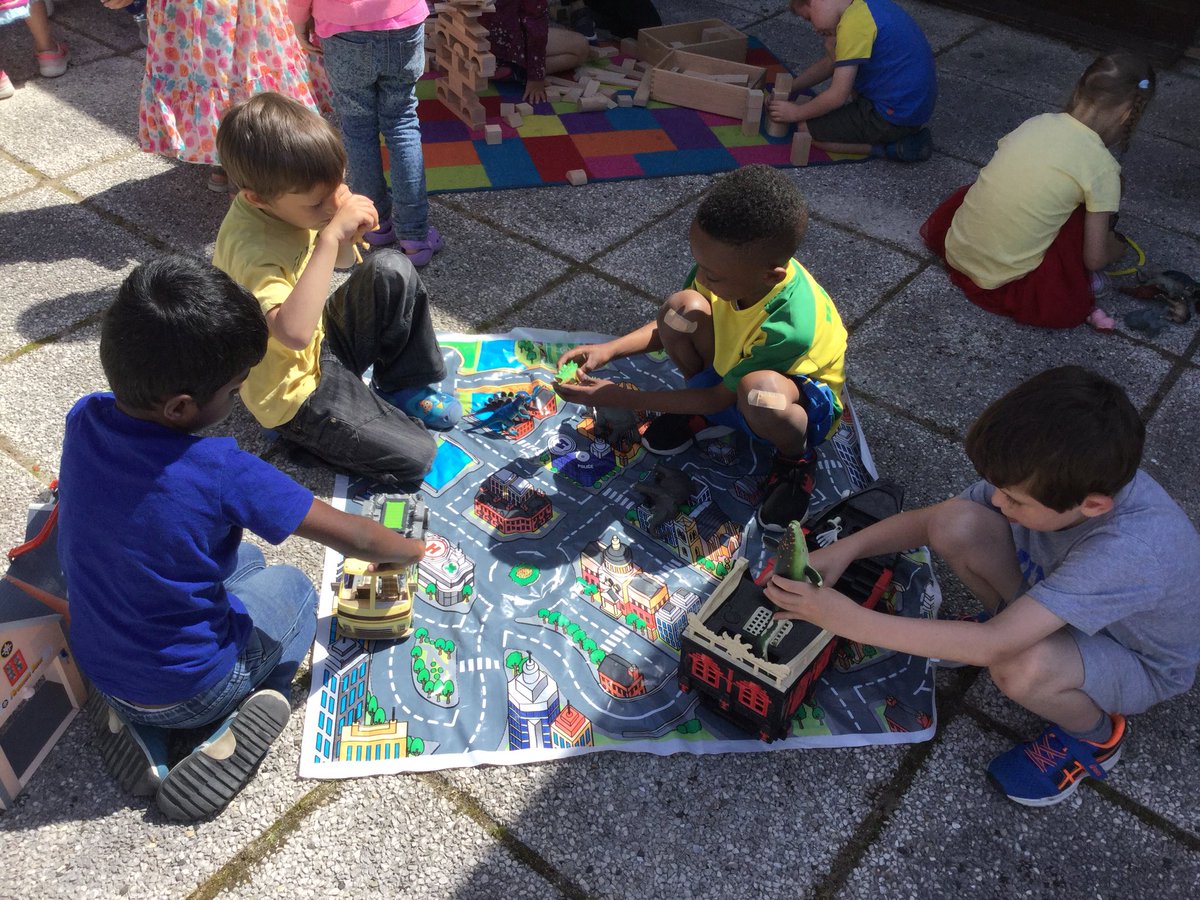 GetnsjiInfants's tweet photo. Just when we thought #aistear couldn’t be anymore fun ☀️ #learningtoplay #playingtolearn https://t.co/kzbTzKGoIC