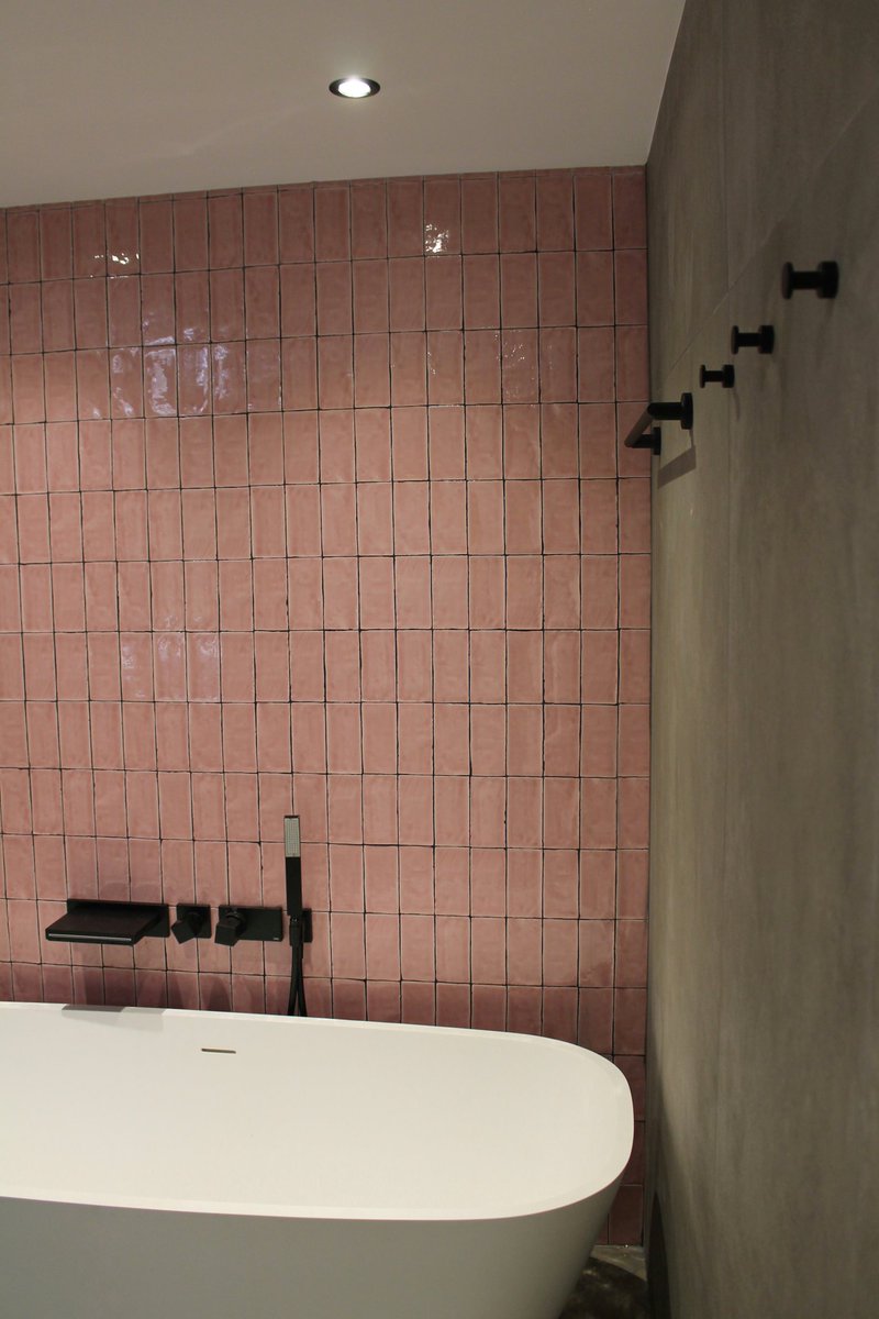 ModoObra's tweet photo. Baño y aseo recién terminados, detalles que marcan tendencia... ¿Que os parece?
#Sevillahoy #Seville #arquitectura #diseño #restyling #reformas #baño #aseo #interiorismo #interiordesign #ModoObra #SameSameButDifferent https://t.co/PrxU1SziWj