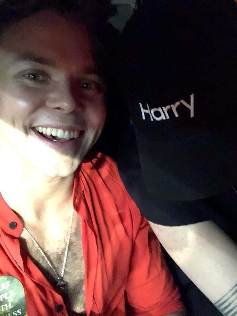 AkariAyalaGonzl's tweet image. Me siento tan orgullosa de mis bebés y de la linda amistad que tienen siempre apoyándose. ❤️ #CONGRATS5SOS #5SOSWILLMAKEHISTORY  #Happy8thYear1D My #TeenChoice for #ChoiceFandom 
is #Directioners by @onedirection