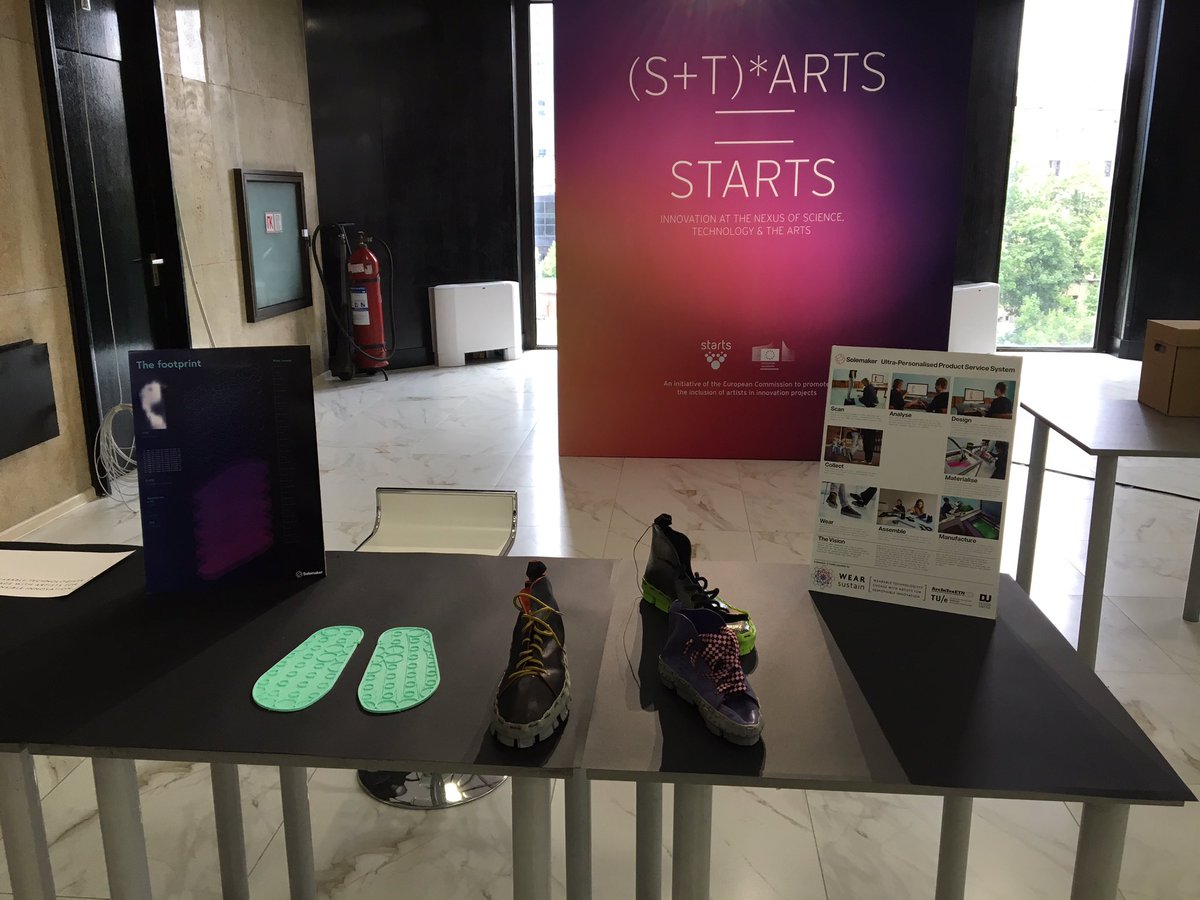 digitalspacesll's tweet photo. @WEARsustain projects @Airlief_World &amp; @solemaker_io proudly presenting their prototypes at the @STARTSEU exhibition #DA18eu in Sofia https://t.co/qPKS3CCydn