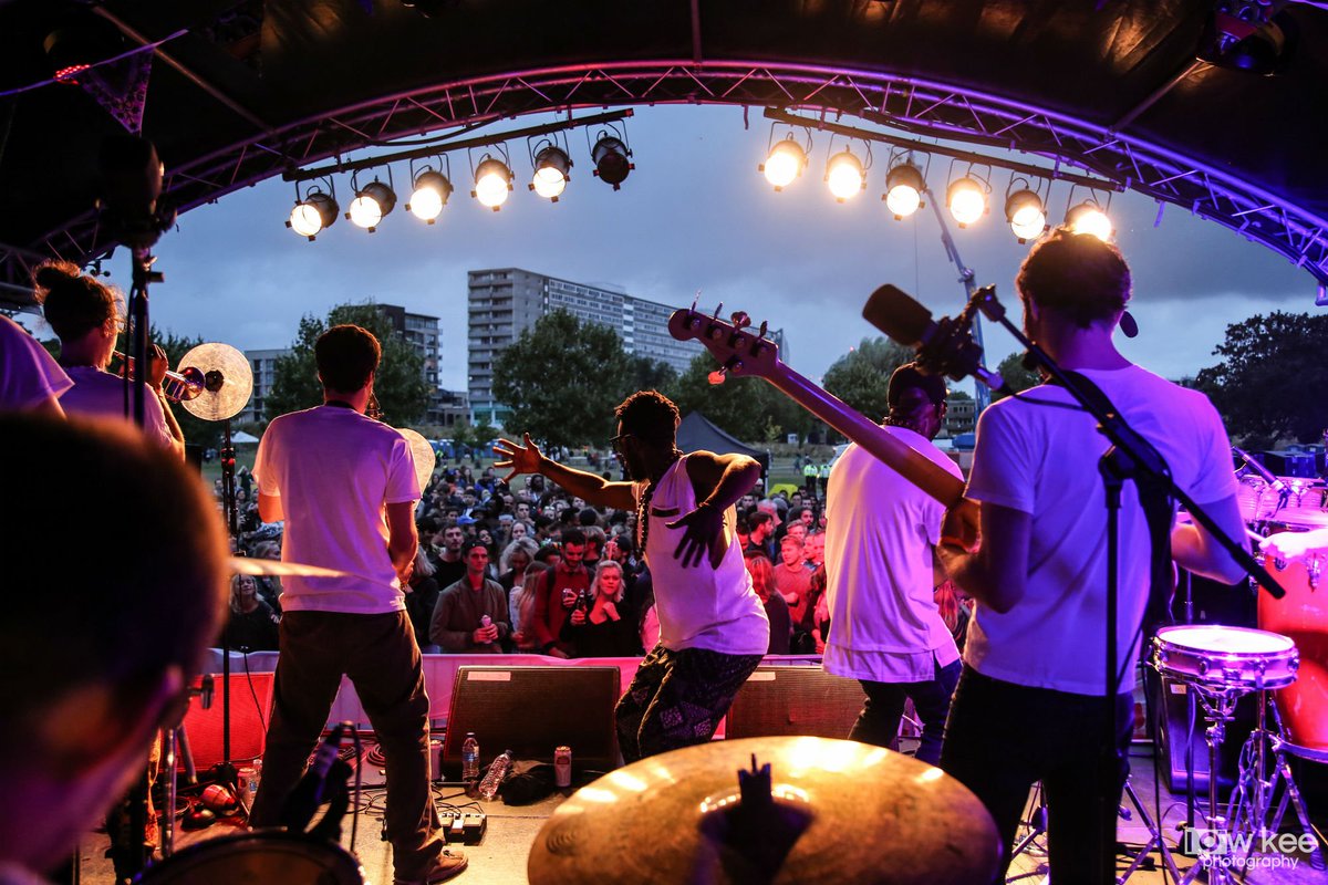 De 9-koppige Britse formatie K.O.G &amp; The Zongo Brigade stond eerder op het iconische Glastonbury festival en komt op 8 september naar de minstens even iconische Nacht van de Kaap. Ghanese beats, soul, reggae, rap en een snufje Sheffield sound. #Rotterdam #nvdk