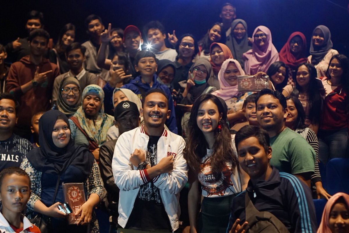 sorayafilms's tweet photo. JAKARTA kemarin sudah menjadi TARGET 🎯 Anggika &amp; Abdur di @cinema21City Plaza Jatinegara 🙌
-
Bioskop mana lagi yang akan jadi TARGET 🎯 para Cast berikutnya yaaa 🤔
.
.
#filmtarget #sedangtayang #nobartarget https://t.co/CYulS7mFHq