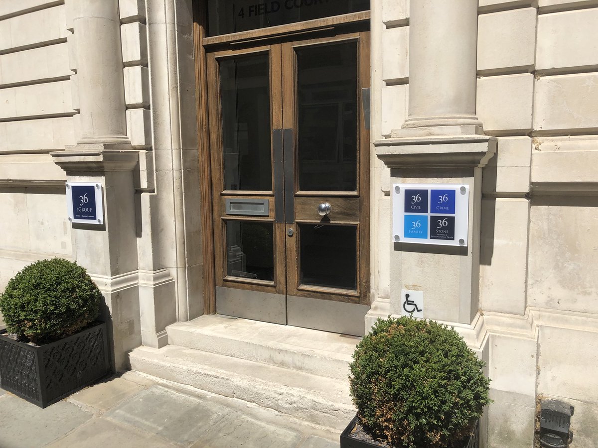 A wonderful surprise on my lunchtime walk through Field Court today. <a href="/FamilyLawTeam/">36Family</a> <a href="/DannyChapmanBR/">Danny Chapman</a> @36BedfordRow