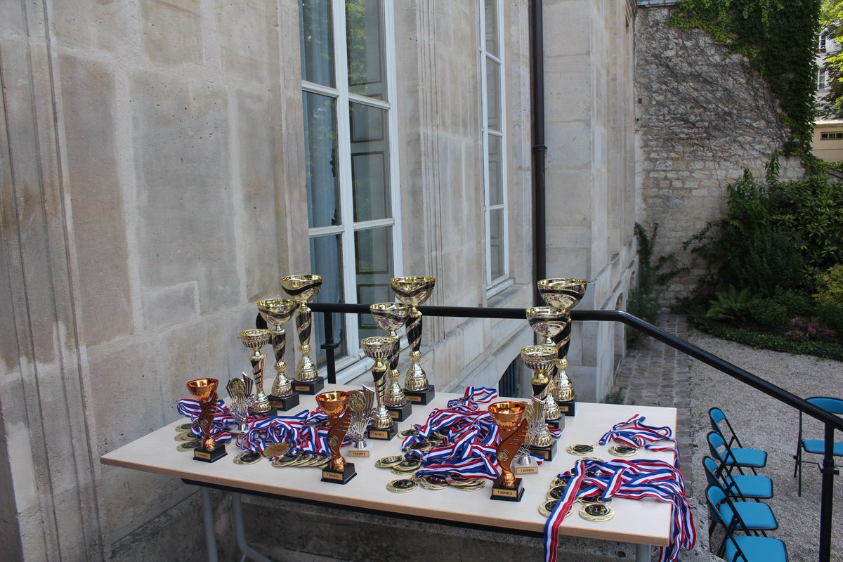 mairie7's tweet image. Remise de médailles et de coupes aux enfants du 7e lors du Tournoi CHESS GARDEN PARTY du 7e @mairie7 @datirachida @JosianeGaude