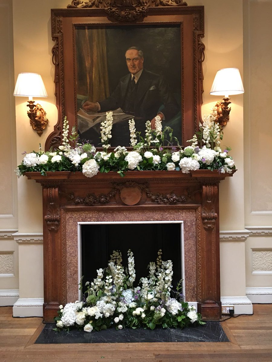 InWater_Flowers's tweet photo. Just a few shots of the amazing #festivalwedding we did @Hedsor over the weekend! This fabulous wedding spanned two days &amp; featured the most wonderful aisle display! Wishing Sophia &amp; Gilles a lifetime of happiness 🌺🥂 #weddingflowers #whitewedding #luxuryflowers #londonfloris https://t.co/fEcX9ZIzah