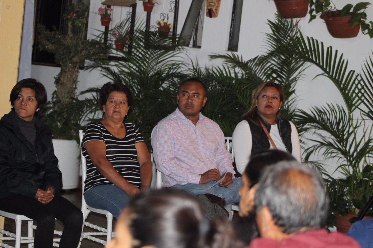 VicManOaxaca's tweet photo. DANTE MONTAÑO ES EL SIMBOLO DE CAMBIO QUE SANTA LUCÍA NECESITA, AFIRMAN LOS VECINOS DE LA COLONIA BOSQUE NORTE

Los vecinos de la Col. Bosque Norte, recibieron la visita del candidato a presidente municipal de Santa Lucía del Camino por la coalición...
https://t.co/W8SntUdYYI https://t.co/curbU4a5Hl