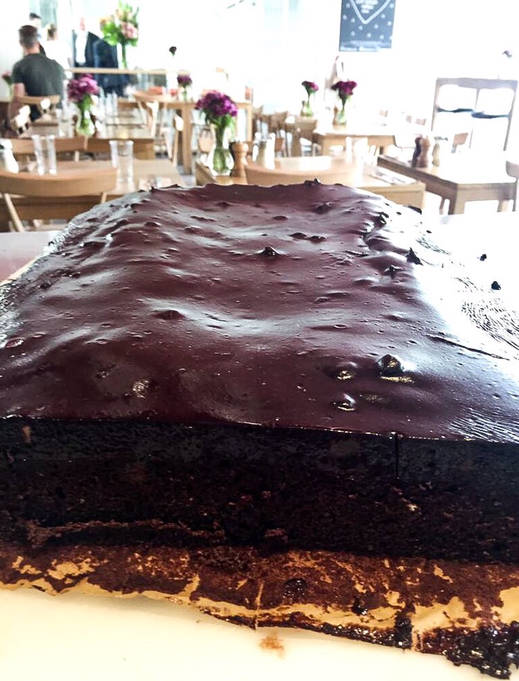 thetablecafe's tweet photo. Last chance for FREE (vegan) BROWNIES, people! 🍫

As part of @mergefestival’s #HappyMondays, buy a coffee today between 2 - 5pm, we’ll throw in a free slice of our delicious homemade brownie. It’s a no brainer.

#MERGEbankside #freestuff #vegan https://t.co/JxL8PmN7Eg