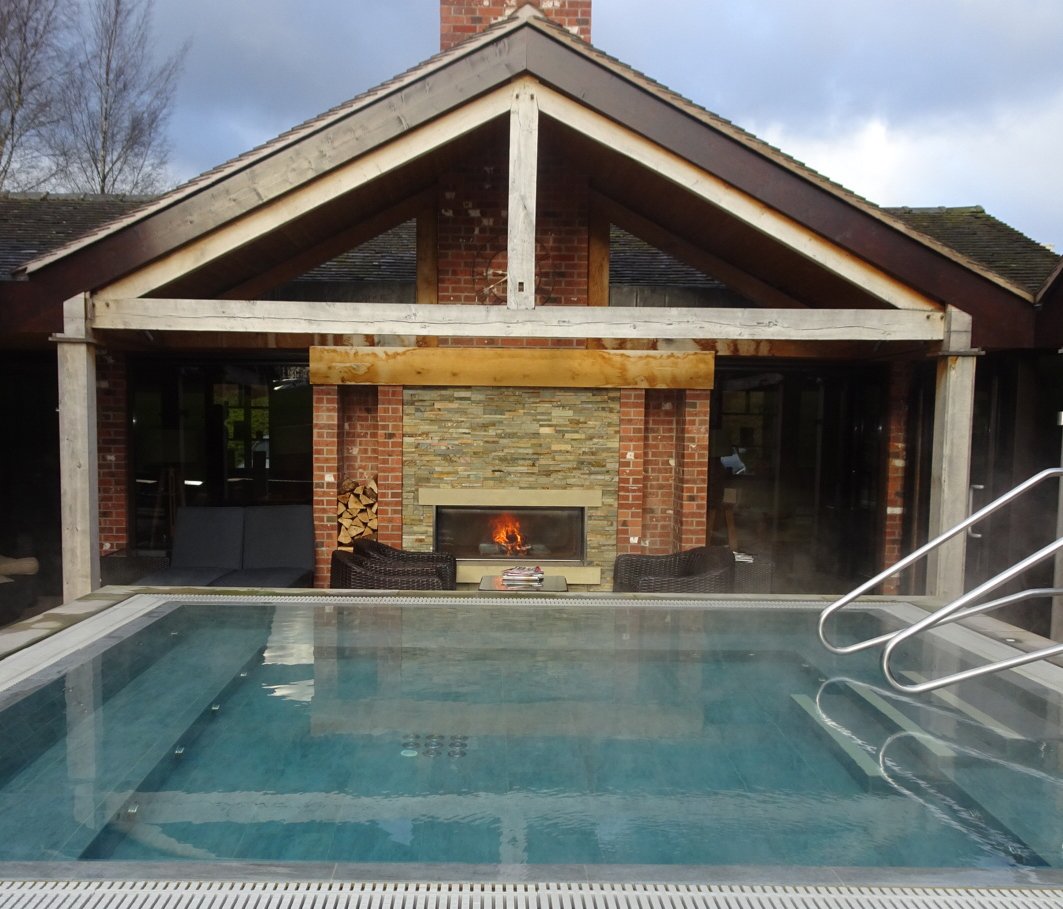 ModdershallOaks's tweet image. Do you prefer the view of the mesmerising crackling fire or looking out to the Staffordshire countryside?