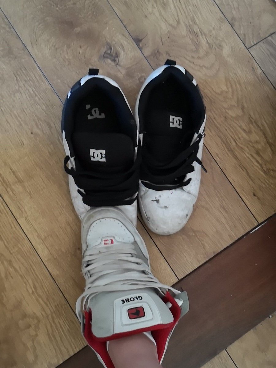 #socks #sneaks #trainers #anklesocks #shoefetish #sockfetish #batteredsneaks #batteredtrainers