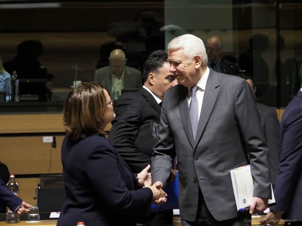 FM @teodormelescanu 🇷🇴 attending the #FAC meeting today. On the agenda: #EUsecurity & #EUdefence, #EU – #NATO cooperation, #EUGlobalStrategy, situation in the #HornOfAfrica and the #RedSea, #Yemen, #Jordan.