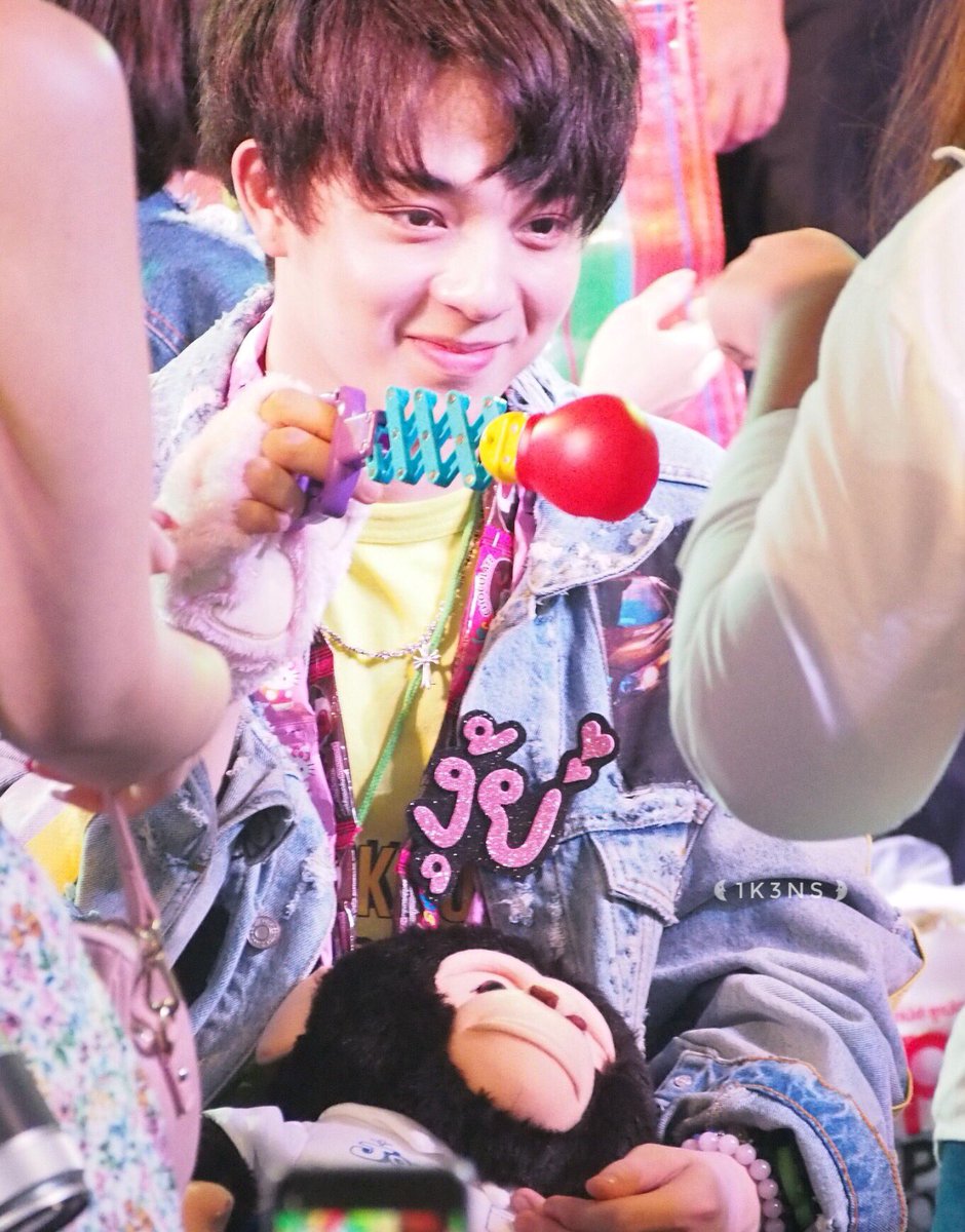 1K3NS's tweet photo. เล่นของเล่นกับแมะ vs เล่นคนเดียว🤣
#บาสเด็กอ้วนที่แท้จริง
#AISOne2CallZEEDSIM 
#ZEEDSIMSBFIVE https://t.co/VAHP5nr8eE