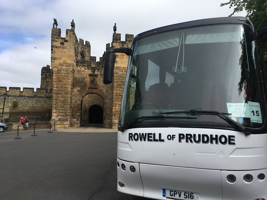 driveandpray's tweet photo. @Jake31804 @burnleybuses @ScottPoole11 Yes I may have #VolvoLover on my twitter header but I am #DafPower these days #Bova #VDL #RowellofPrudhoe https://t.co/VbG1eADkza