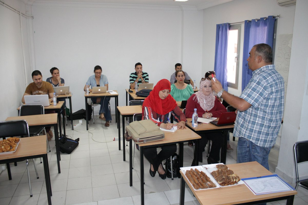 Nahalimdali's tweet photo. En mode #formateur pour le lancement du Mastère #MPSDM https://t.co/H2bURGOL8N