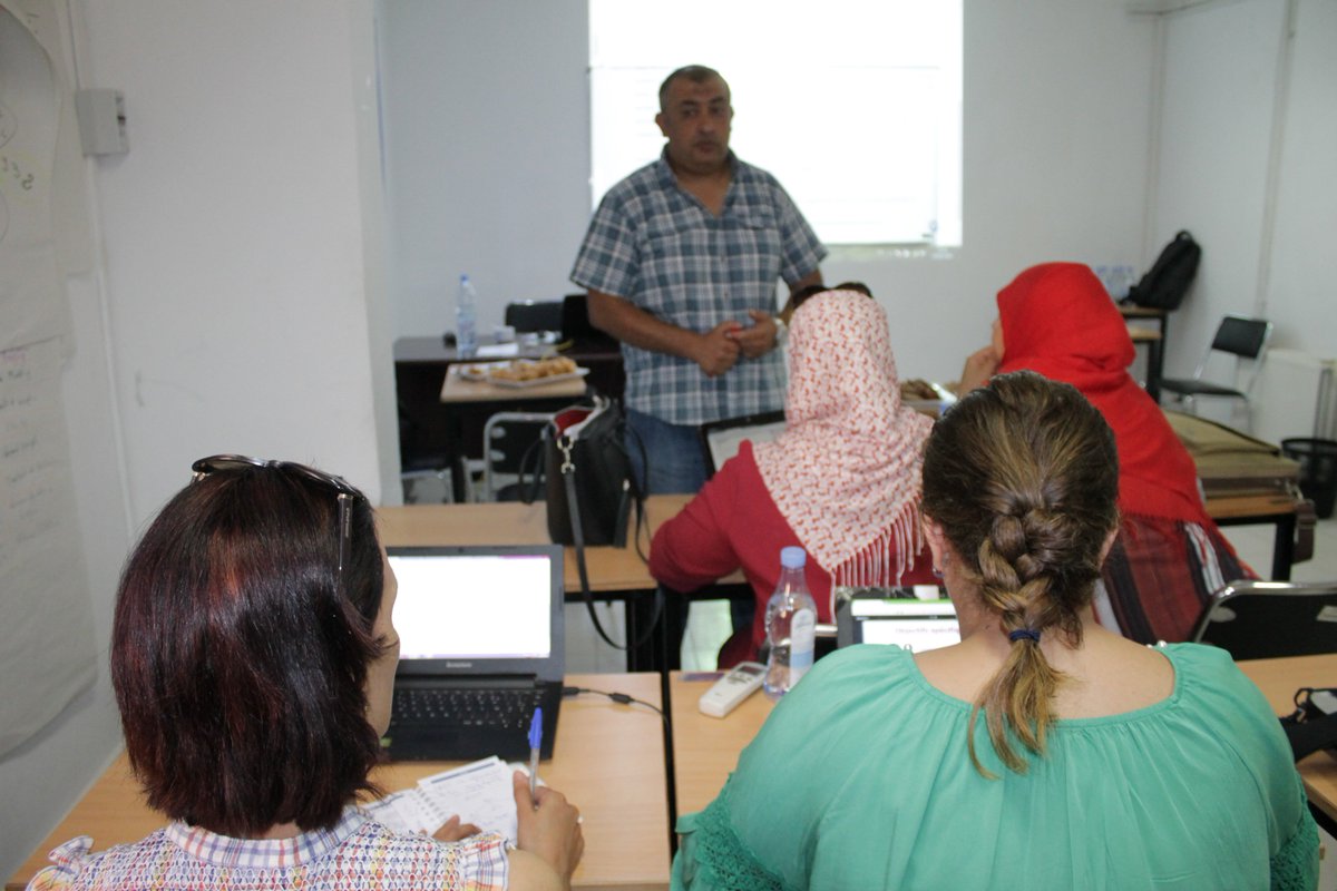 Nahalimdali's tweet photo. En mode #formateur pour le lancement du Mastère #MPSDM https://t.co/H2bURGOL8N