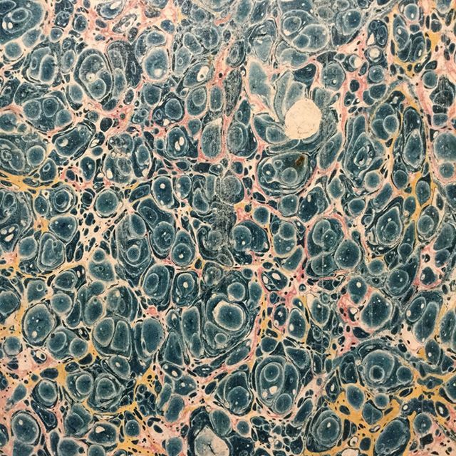 jordan_library's tweet photo. Happy #MarbledMonday! These lovely blue #endsheets are from "Essai sur les factions" by L.-H. Jules Mareschal, 1822. #marbledpaper #frenchbooks #rarebooks #specialcollections #queensulibrary https://t.co/iOnprvL908 https://t.co/UOdB9FhL02