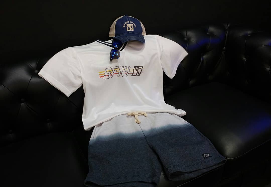 Disponible en Foko Store 
 Outfit:
 Camiseta: Sefinhe - Street team
 Pantalón: Vazvagram- Short welcome
 Gorra: Sefinhe - Gorra cala
 Gafas: Northweek - Gravity