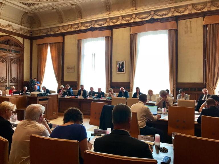 somme_di's tweet photo. Ouverture de la session du compte administratif pour l'année 2017.  Retrouvez ci-joint, le discours de @MargauxDeletre, coprésidente du  groupe Somme Droite et Indépendante.
https://t.co/IOcXLImNd6 https://t.co/Gh58GmQDK6