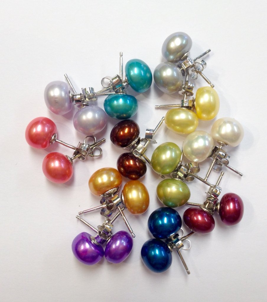 #herefordhour We have freshwater pearl earrings in every colour perfect for that summer outfit #ledburyjeweller #loveledbury #herefordshire