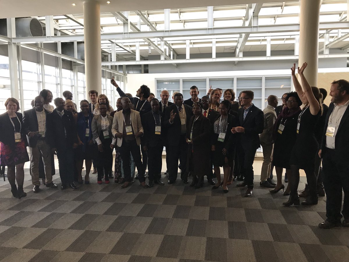 stephanie0689's tweet image. Great first day in Cape Town for #NLatWISA 
Let&apos;s #cocreateSA. @henkovink @NLinSouthAfrica @royalihc @VPdeltaNL @Beterbad @HydroNETGlobal @InovaEsa @PUM_nl @nwpnederland @RVO_Int_Ond @mtdwater @rollepaal @hydraloop @MobileWaterMgmt @andreloozekoot @MaaikeFeltmann